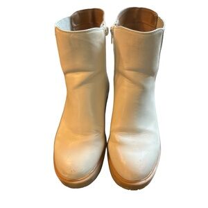 Universal Thread Boots size 7